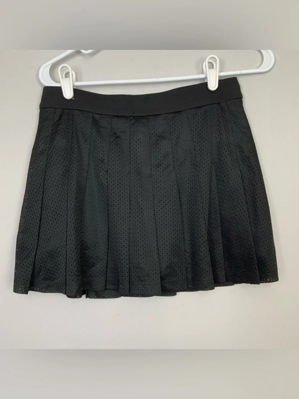 PINK Victoria’s Secret Medium Black Mesh Pleated Tennis Mini Skirt Skort Pockets